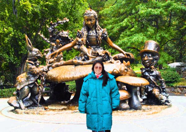 1993-12-11_Central Park_Alice in Wonderland Sculpture0001.JPG