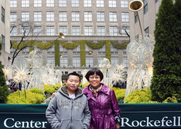 2014-12-17_Sculpture of Christmas Angels by Valerie Clarebout @ Channel Gardens0001.JPG