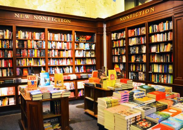 2022-10-22_1133 Broadway_Rizzoli Bookstore Storied Bookstore in a Townhouse Specializing in Illustrated Tomes_ Literature & European Magazines-20001.JPG