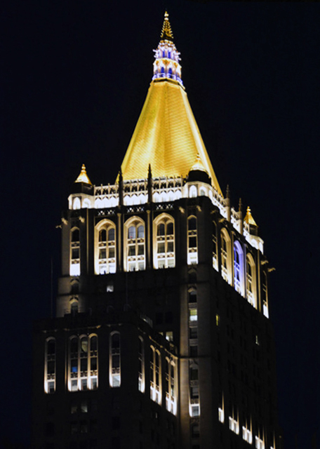 2022-08-28_NY Life Bldg @ Nite.jpg