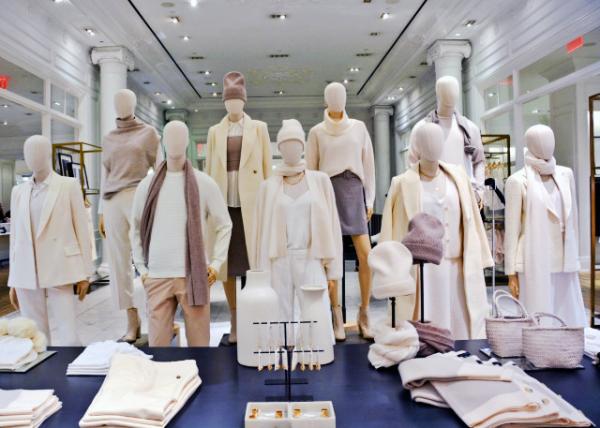 2022-10-22_160 5th Ave_Club Monaco w Chic & Stylish Clothing0001.JPG