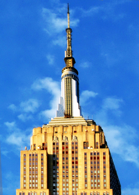 2022-09-25_Empire State Bldg in Art Deco w Antenna for Broadcast Stations atop (1931)0001.JPG