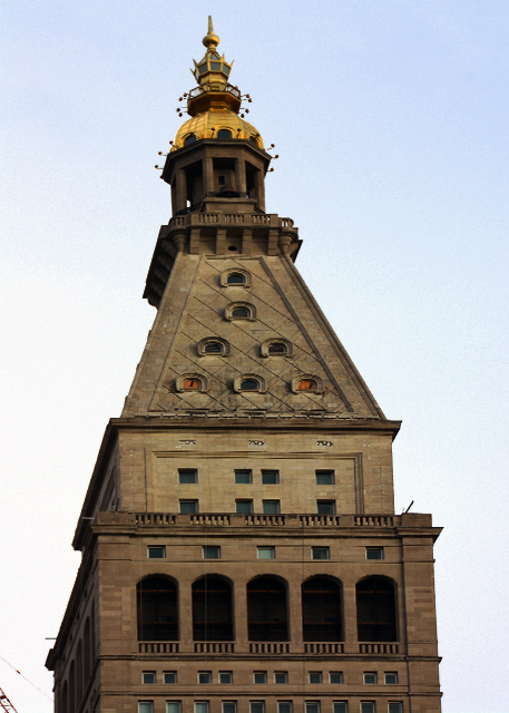 2022-09-25_Former Metropolitan Life Tower (1909) in Gothic Style on 5 Madison Ave.jpg