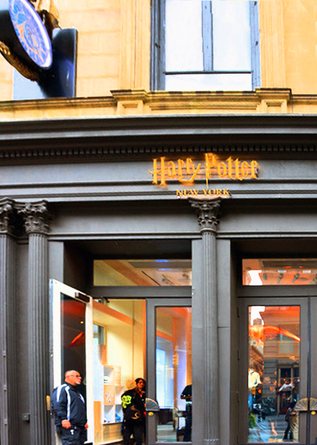 2022-09-25_935 Broadway_Harry Potter New York_Façade0001.JPG