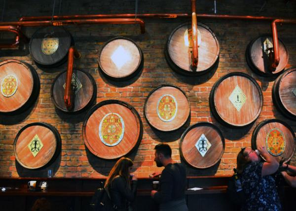 2022-09-25_935 Broadway_Harry Potter New York_Butterbeer Buckets0001.JPG