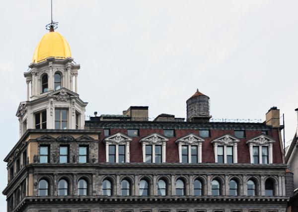 2022-09-25_5th Ave_Sohmer Piano Bldg w Gold Dome in  the Beaux-Arts Style (1897)0001.jpg