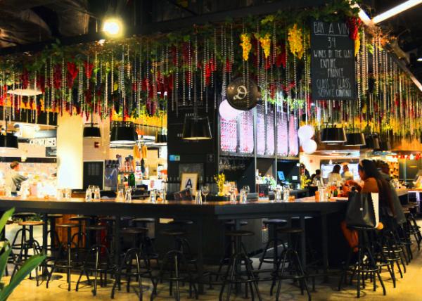 2022-09-25_Winter Garden_Le District_Bar a Vin0001.JPG