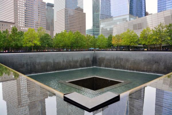 2022-09-25_9-11 Memorial_South Pool w the Museum_0001.JPG