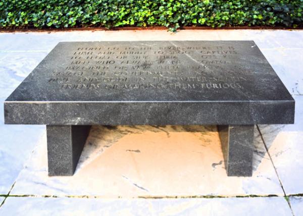 2024-10-19_11_Henny Holzer Granite Bench 19860001.JPG