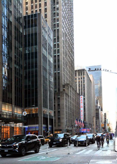 2024-10-19_353_Avenue of the Americas @ Midtown0001.JPG