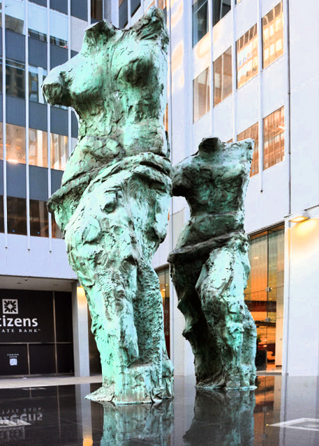 2024-10-19_352_Jim Dine's Verdigris Bronze Statues of Looking Toward The Avenue Emerged from a Water Pool Based on Venus de Milo from the 2nd Century BC0001.JPG