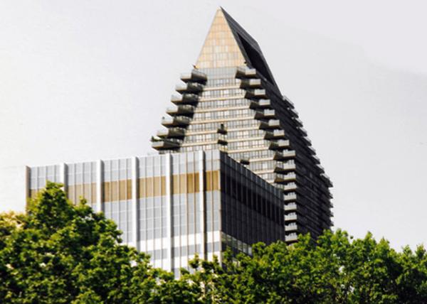 UN_General Assembly Bldg w the Secretariat Bldg (1951) in the Backgroun in Turtle Bay @ 405 E 42nd St0001.JPG