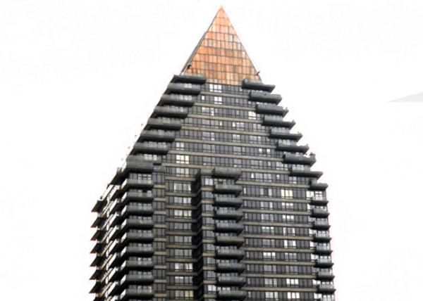 UN_100 United Nations Plaza (1984) in Art Deco in Turtle Bay0001.JPG