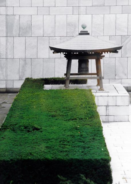 UN_Peace Bell from Japan0001.JPG