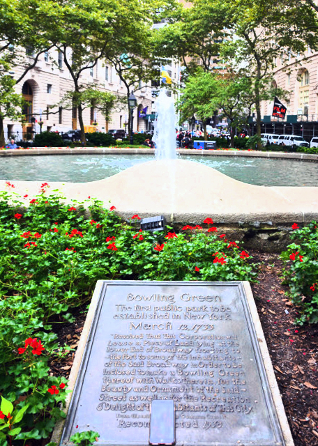 2022-09-25_Bowling Green w Plaque to Commemorate the 1733 Establishment0001.JPG