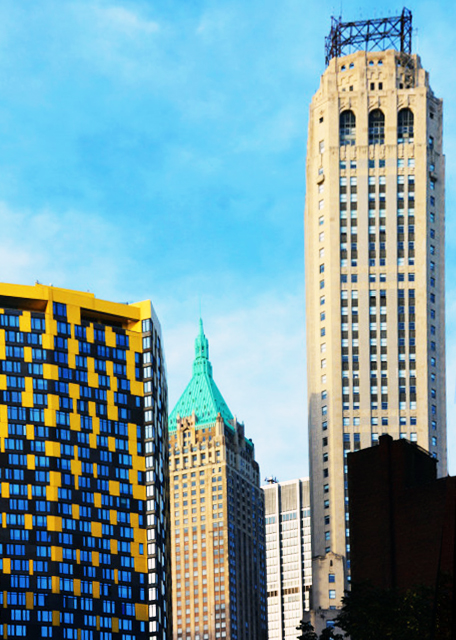 2022-10-22_Financial District_20 Exchange Place (1931) over Green Pyramid of Trump Tower0001.JPG