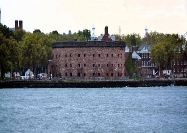 2022-09-25_Battery East of Governors Island_Castle Williams_ ne Component of a Larger Defensive System for the Inner Harbor0001.JPG