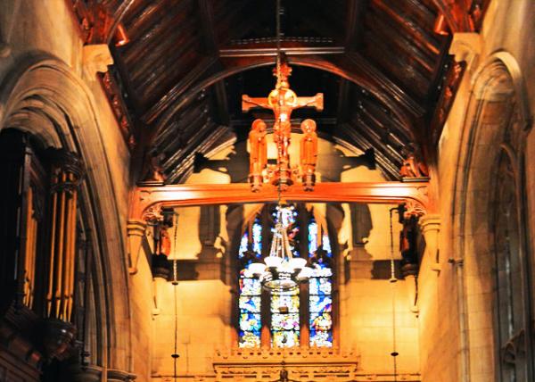 2016-04-26_Trinity Church_All Saints' Chapel_in a Ceiling of Dark Carved Oak w Carved Wall Posts Resting on Stone Brackets.0001.JPG