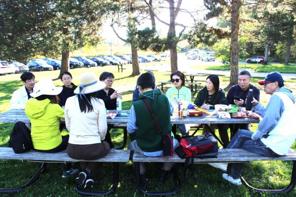 1761617316920693.jpg 品茶2-集体 合影.jpg