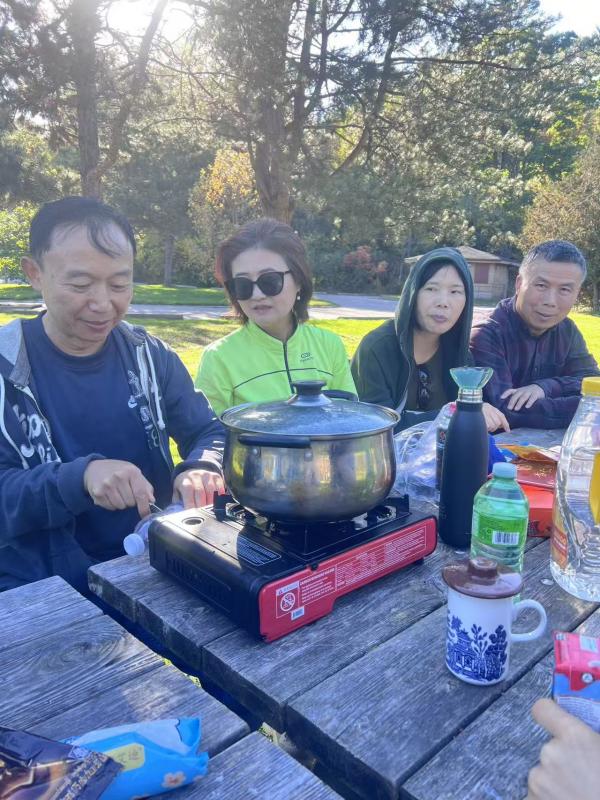 1761618329981489.jpg 品茶3-Oliver-翁洪发_20251012.jpg