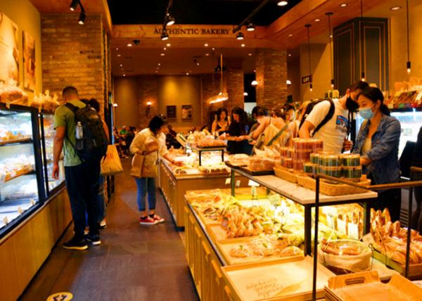 2022-08-28_Ktown_Authentic Bakery0001.JPG