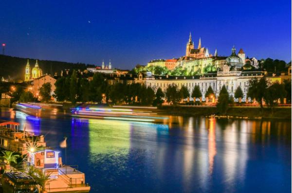 1761675016881822.png 布拉格2.png