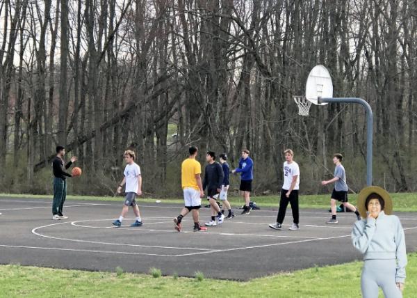 2021-04-03_Rose Twig of Windlestrae Park-2M0001.JPG