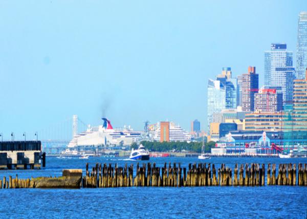 2022-09-10_Pier_Manhattan Cruise Terminal0001.JPG