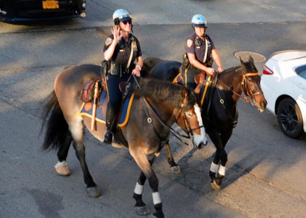 2022-08-28_Mounted Police Officers on Horses0001.JPG