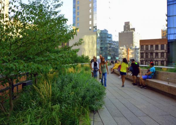 2022-08-28_The High Line_ an elevated linear park_ greenway and rail trail created on a former New York Central Railroad spur on the west side of Manhattan0001.JPG