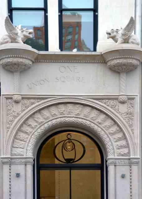 1761798148453563.jpg 2022-09-25_Lincoln Bldg (1887) in Romanesque-20001.JPG