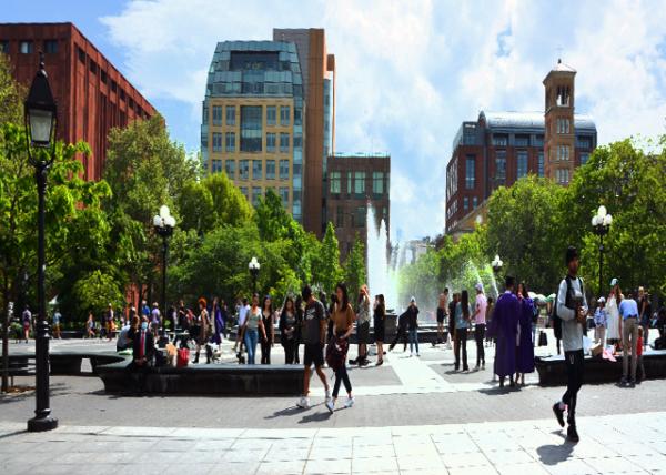 2022-05-16_Central Fountain w Kimmel Center for University Life & Skirball Center for the Performing Arts & the Philip Johnson-designed Bobst Library on the Left0001.JPG
