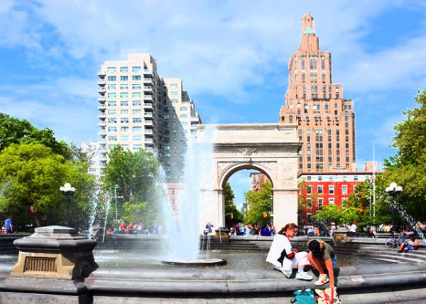2022-05-16_Central Fountain in front of Washingtown Sq Arch0001.JPG