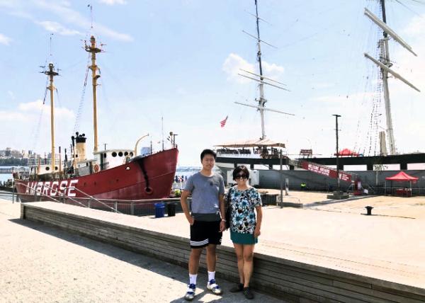 2021-08-27_Lightship Ambrose Pier 16 & City Cruises New York Pier 15-10001.JPG