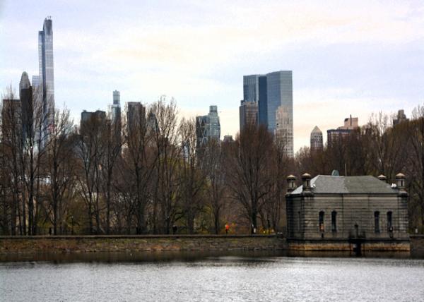 2016-04-11_Jacqueline Kennedy Onassis Reservoir @ Central Park Looking South_Gatehouse ¥0001.JPG
