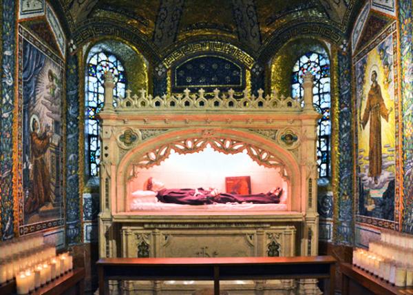 2016-03-24_St. Francis of Assisi Church_Transept 0001.JPG