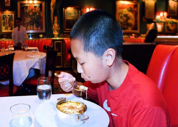 2015-06-07_Russian Tea Room an Art Deco Russo-Continental Restaurant_Onion Soup 0001.JPG