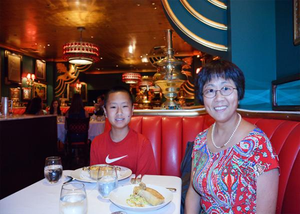 2015-06-07_Russian Tea Room an Art Deco Russo-Continental Restaurant-20001.jpg