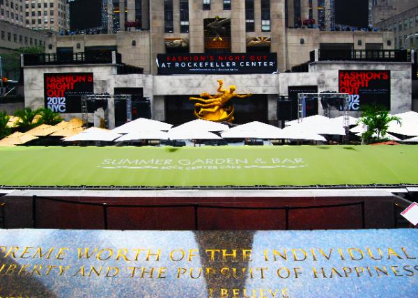 2012-09-16_Rockefeller Ctr_Fashion's Night Out.jpg