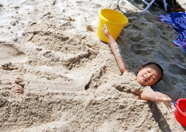 09-03-07_ Submerge in Sand @ Ocean City ǡɳ 0001.JPG