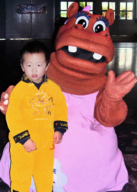 2006-02-05_ 2-Yr-11-Mo-Old_Gloria the Hippo -10001.JPG