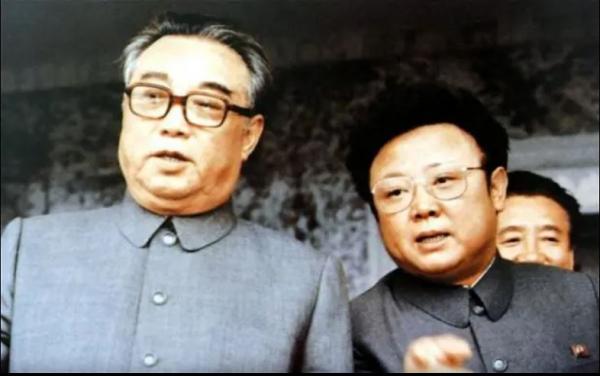 1762193428588796.jpg 金日成父子.JPG