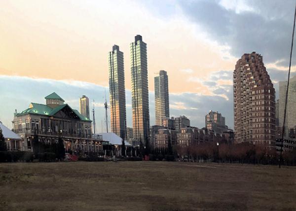 2021-11-28_Liberty House Restaurant w Portside Tower Apartments0001.JPG