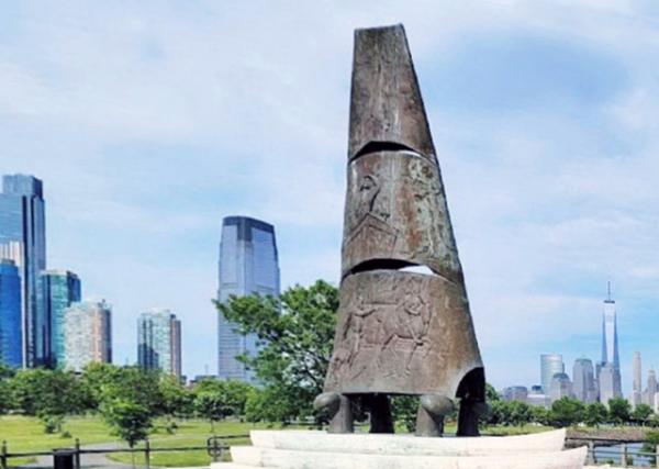 2021-11-28_Monument of Columbus0001.JPG