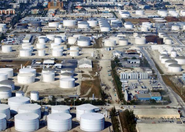 2009-02-02_Fuel Storage Tanks0001.JPG