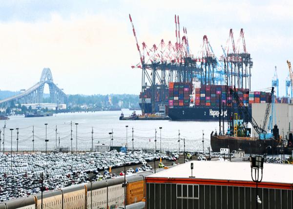 2022-08-28_Newark Bay Bridge & Cargo.jpg