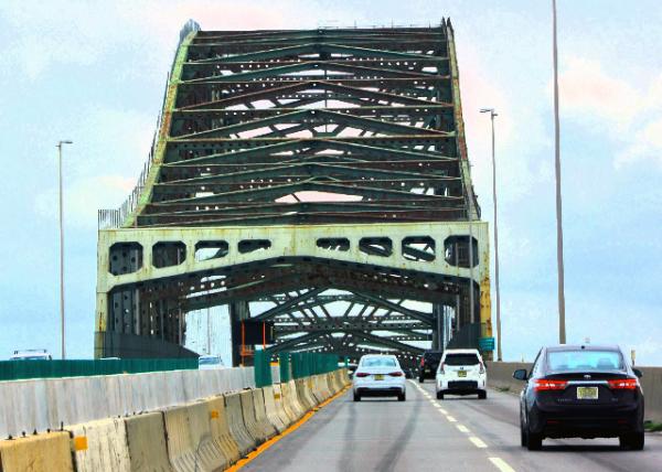 2022-08-28_Bayonne_Neward Bay Bridge_Arch Bridge Spanning the Kill Van Kull.jpg