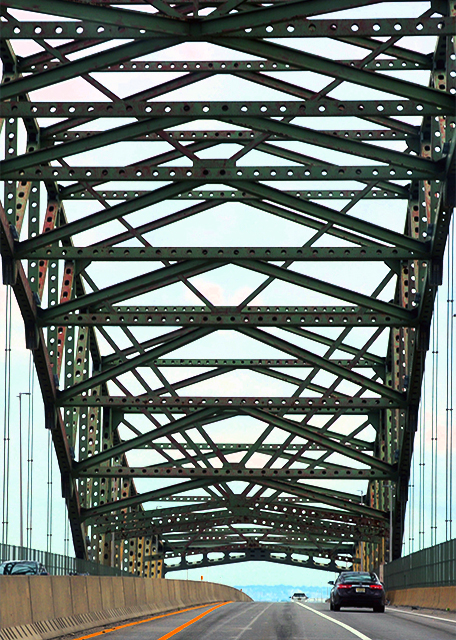 2022-08-28_Bayonne_Neward Bay Bridge_View of the Bridge's Deck from the Lower Chord-1.jpg