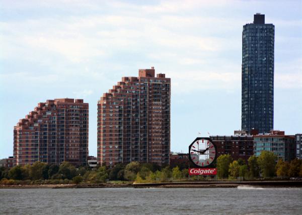 2022-09-25_Portside Tower's Apts, Colgate Clock, & Vantage Collection.jpg