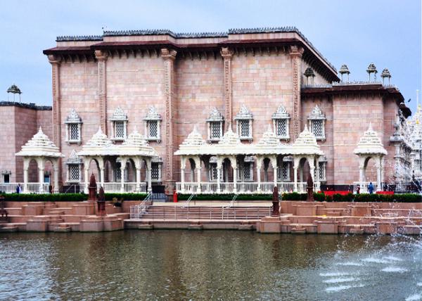 2024-05-04_Marble Mandaps in Font of the Inner Sanctum0001.JPG